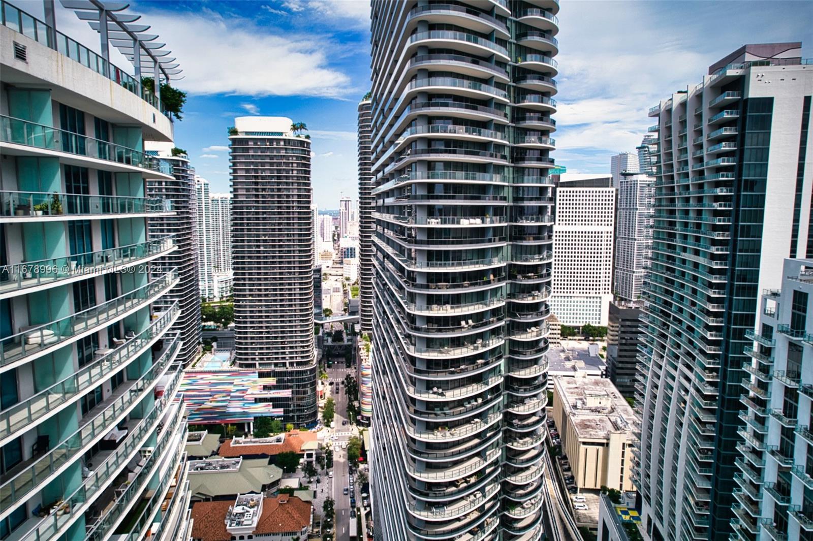 1000 Brickell Plz #4215, Miami FL 33131