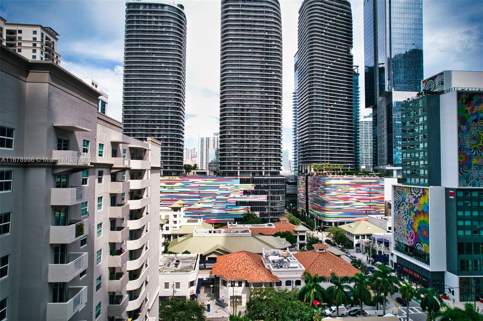 1000 Brickell Plz #4215, Miami FL 33131