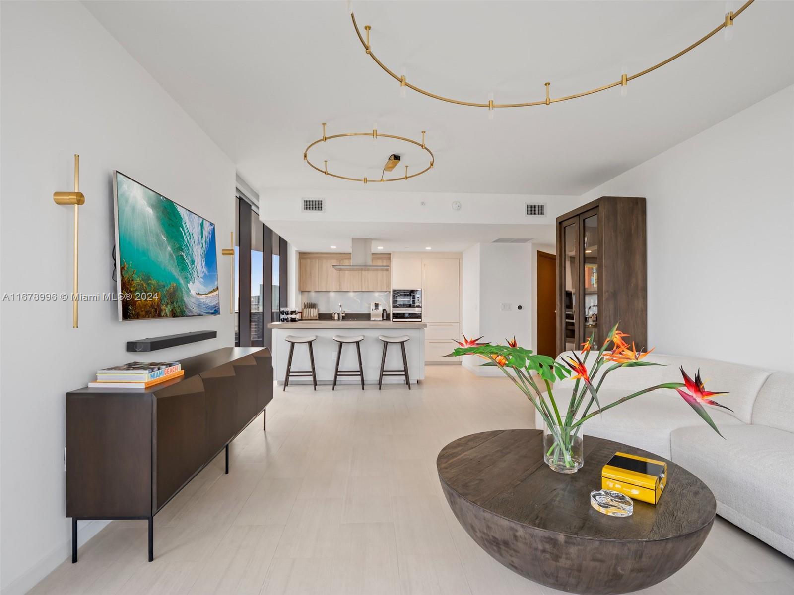 1000 Brickell Plz #4215, Miami FL 33131