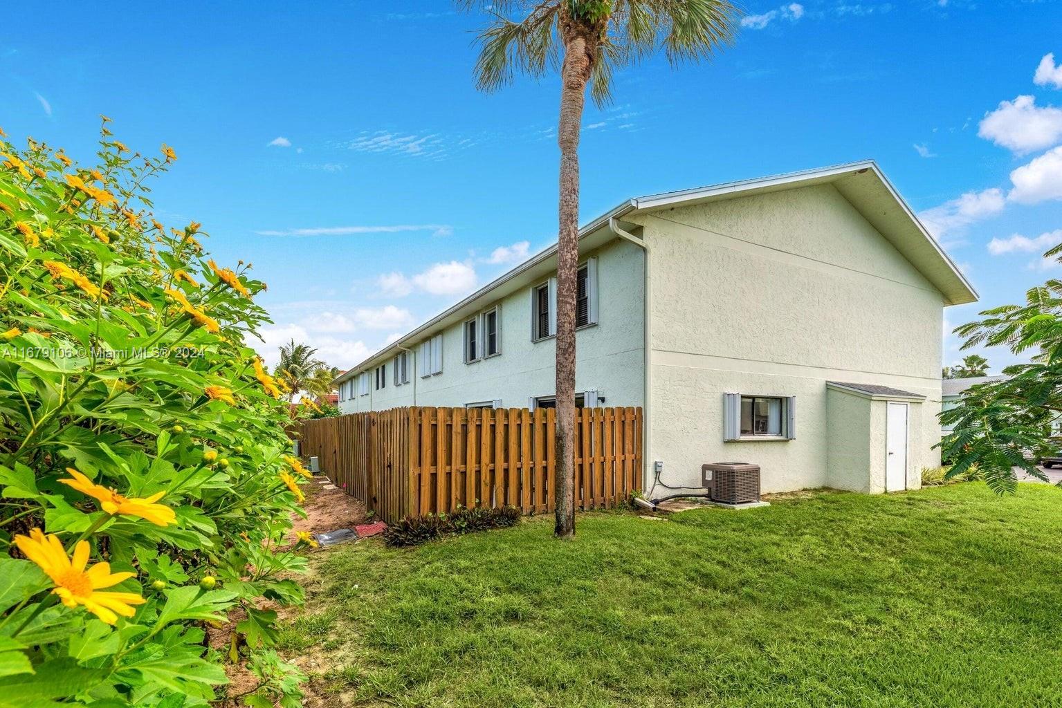 Residential, Jensen Beach, Florida image 18