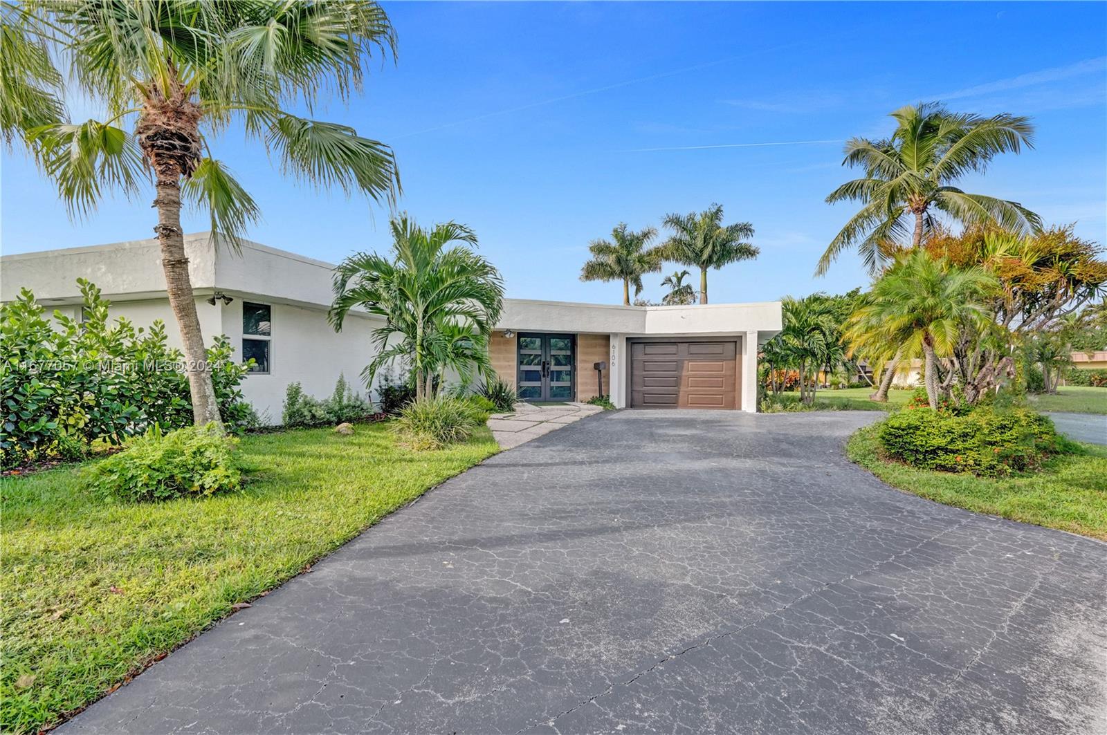 6106 Royal Poinciana Ln, Tamarac, Florida 33319