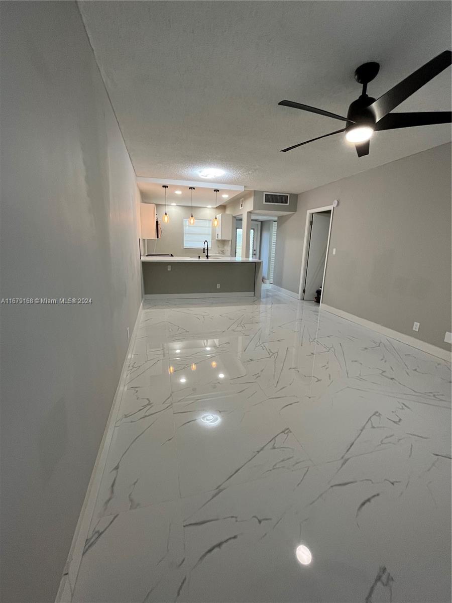 5102 NW 36th St #605, Lauderdale Lakes, Florida image 21