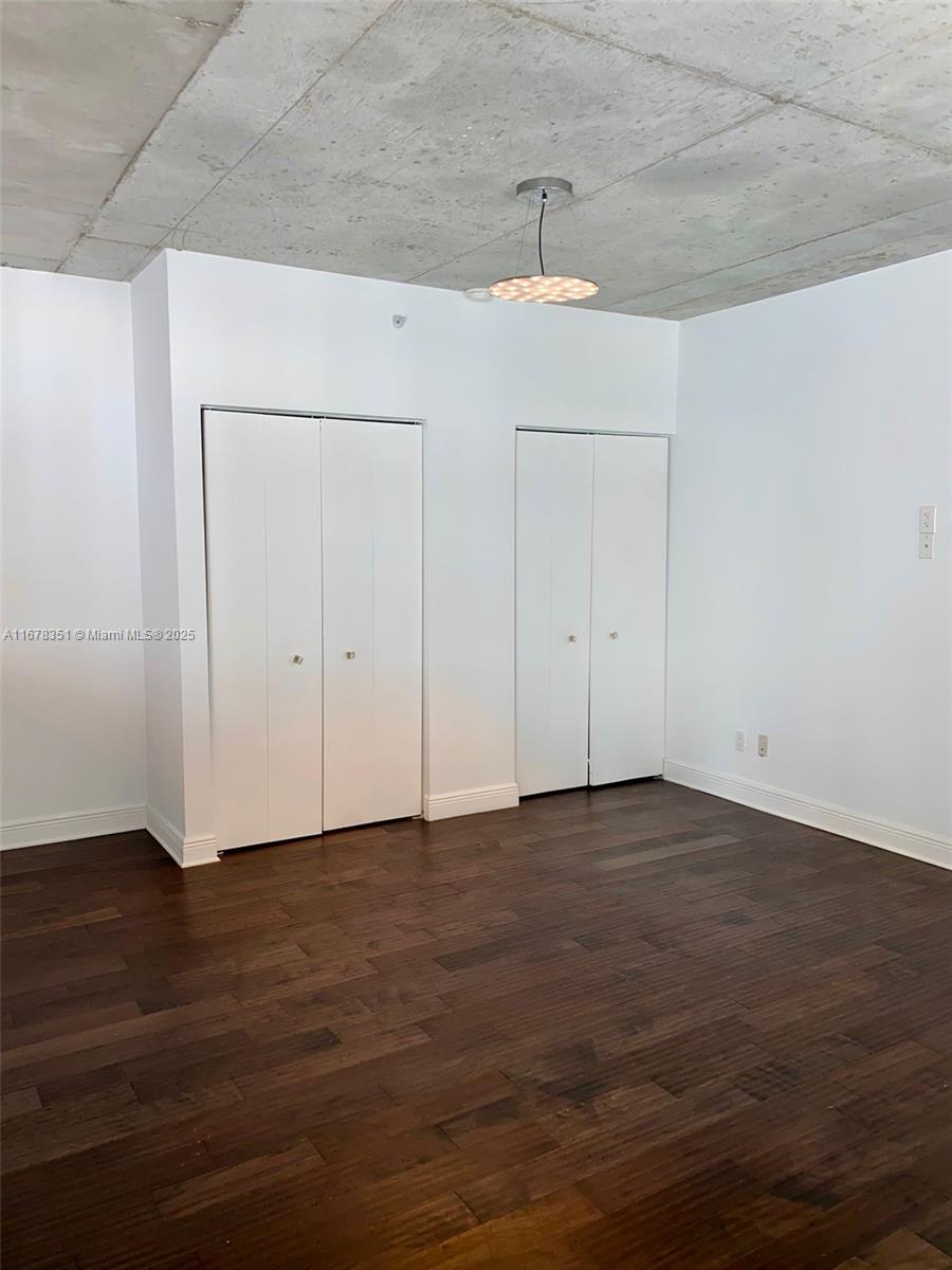 690 SW 1st Ct #PHII20, Miami FL 33130