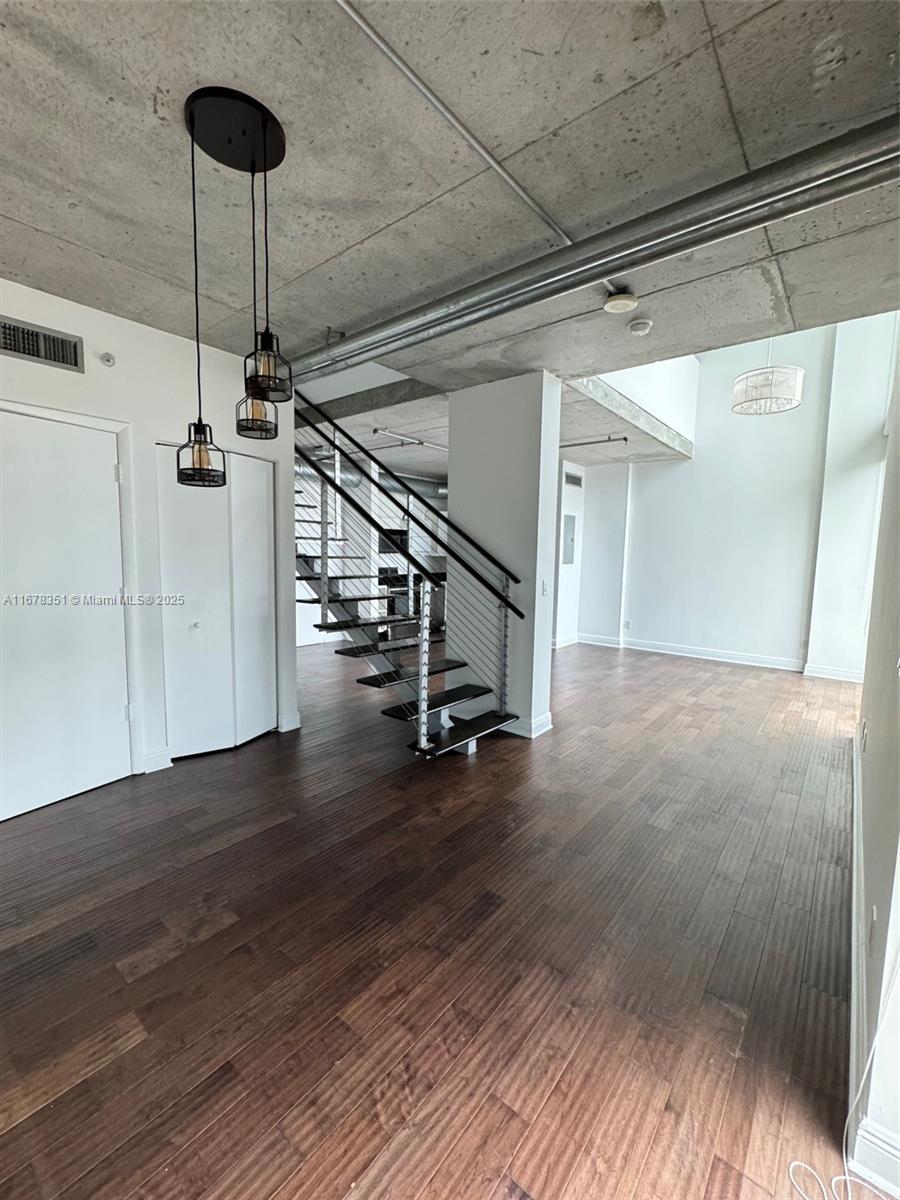 690 SW 1st Ct #PHII20, Miami FL 33130