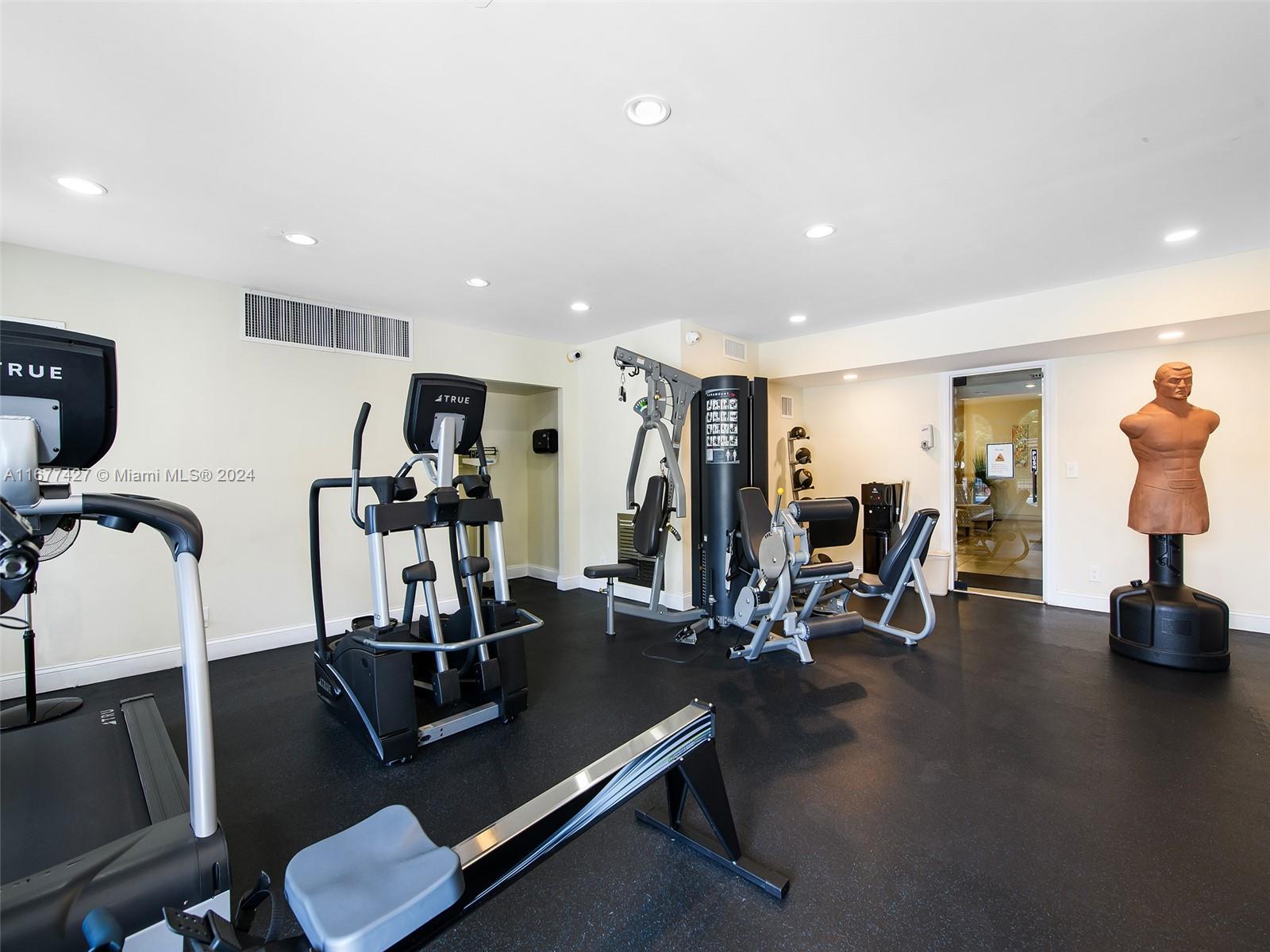 300 Diplomat Pkwy #204, Hallandale Beach, Florida image 18