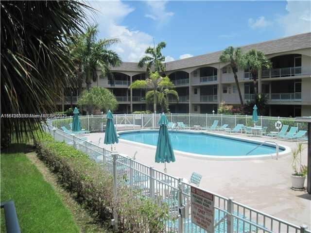 541 Blue Heron Dr #114, Hallandale Beach, Florida image 2