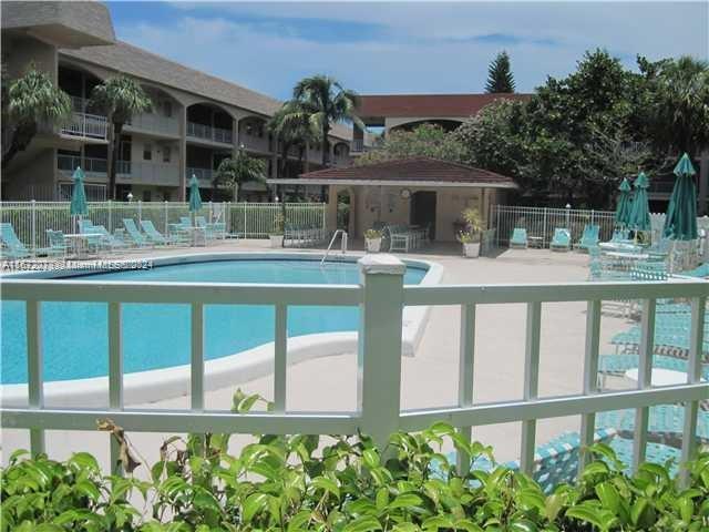 541 Blue Heron Dr #114, Hallandale Beach, Florida image 6