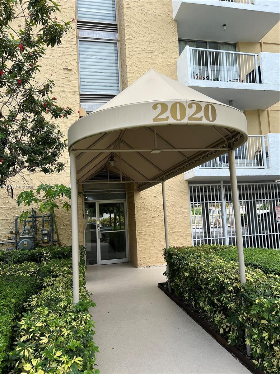 2020 NE 135th St #911, North Miami, Florida image 24