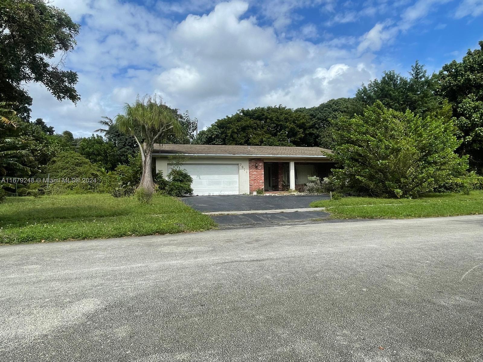 7211 NW 7th St, Plantation, Florida image 1