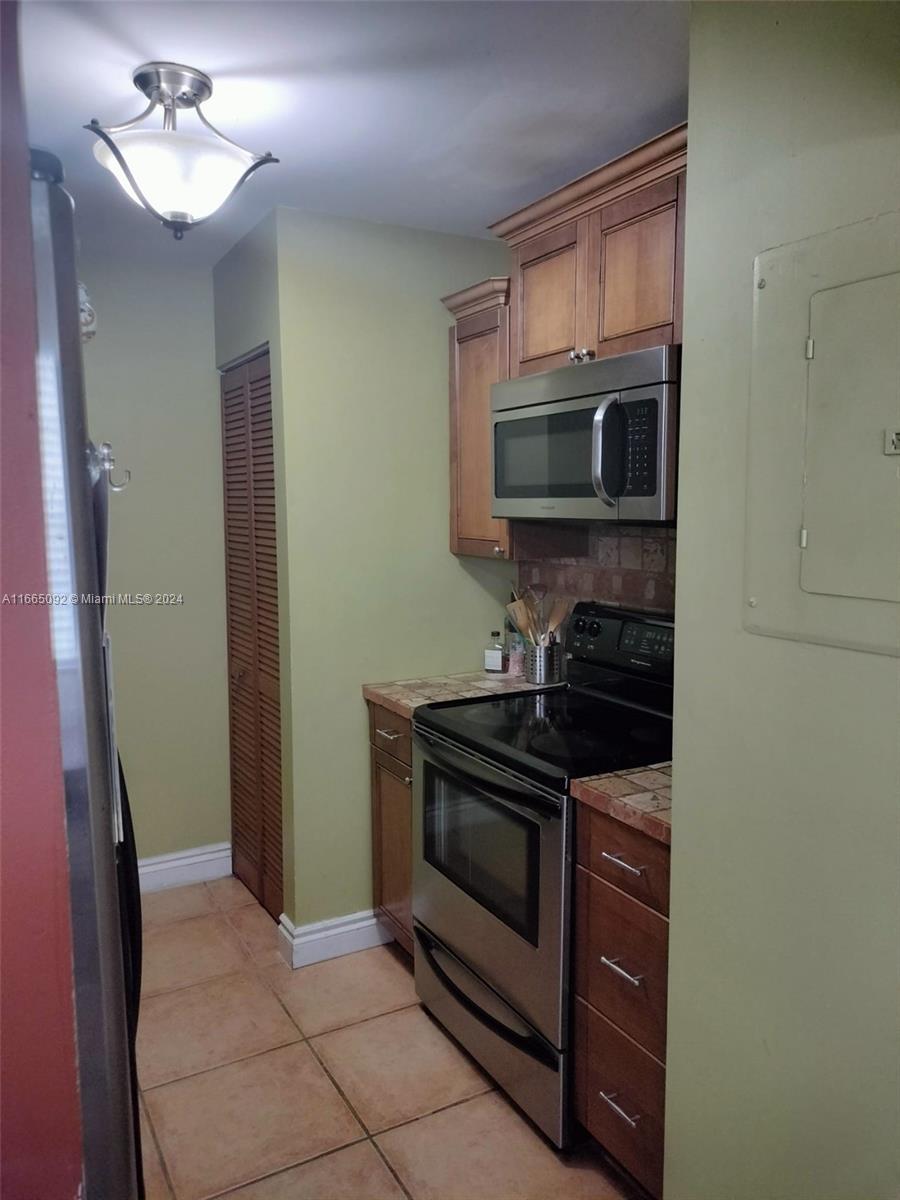 8630 SW 3rd St #203, Pembroke Pines, Florida image 21