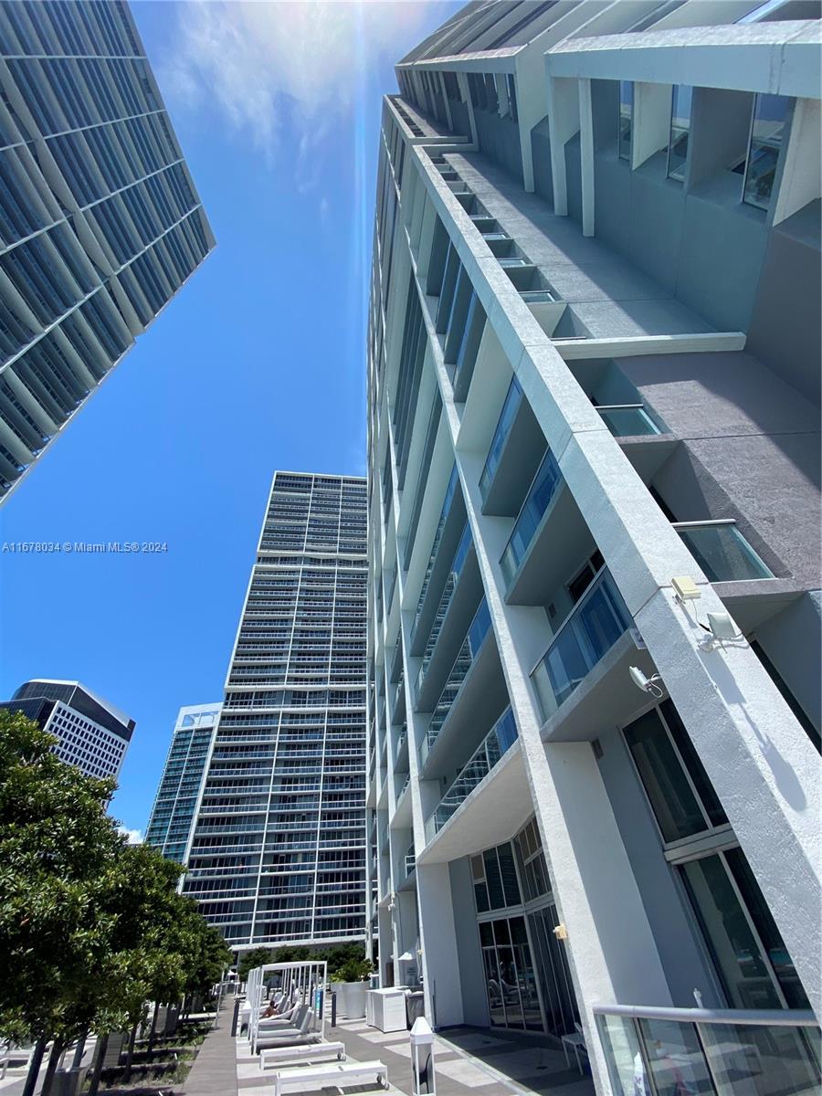 Impeccable fully furnished 1 Master Bedroom apartment on 30th floor w/ large balcony overlooking the Miami River & Downtown Miami. Unit is in great condition & well maintained. Unit features include porcelain flooring throughout, top of the line appliances, Italian kitchen cabinets, built-in closets, & blackout shades. 1 assigned parking on low floor. Building offers resort-style amenities 24-hr concierge & valet service, convenience store, world class spa, newly renovated fitness center, spectacular 1 acre terrace deck w/ Olympic sized infinity pool overlooking Biscayne Bay, private theater, 2 world-renowned on-site restaurants Cipriani & Cantina La Veinte, walking distance from Brickell City Center shops & local restaurants.