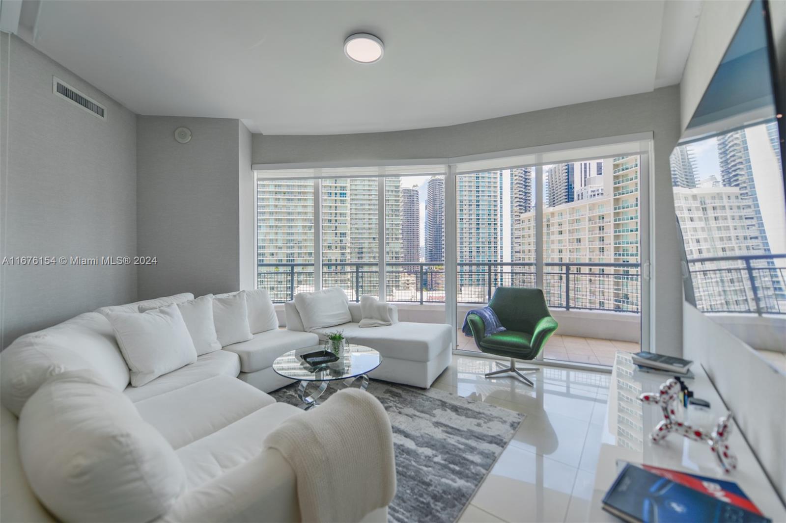 60 SW 13th St #1724, Miami FL 33130