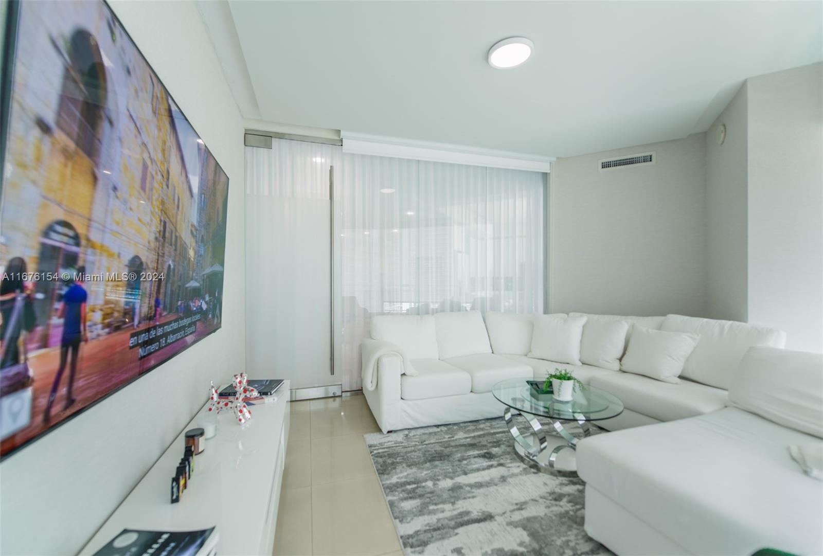 60 SW 13th St #1724, Miami FL 33130