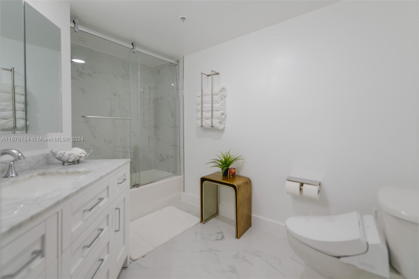 60 SW 13th St #1724, Miami FL 33130