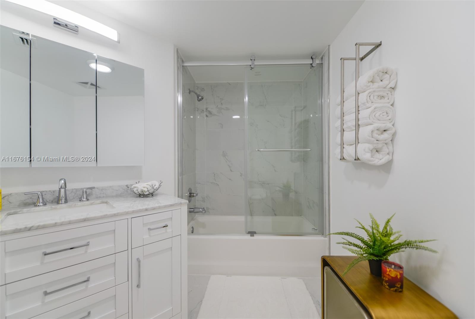 60 SW 13th St #1724, Miami FL 33130