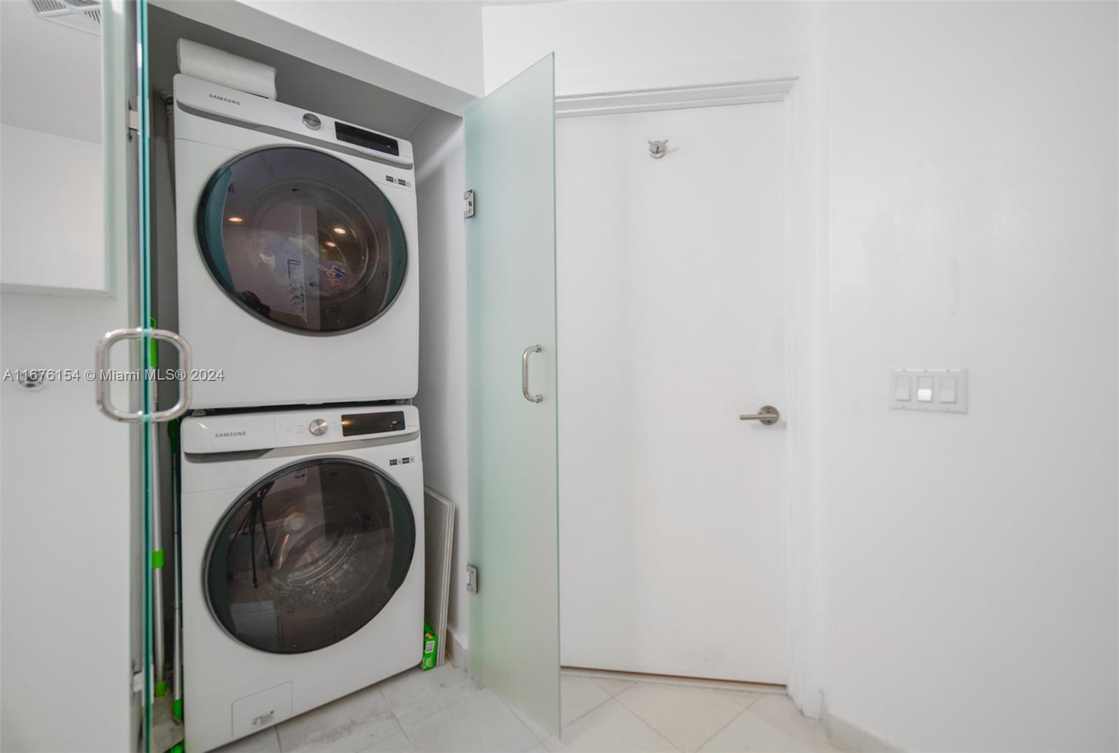 60 SW 13th St #1724, Miami FL 33130