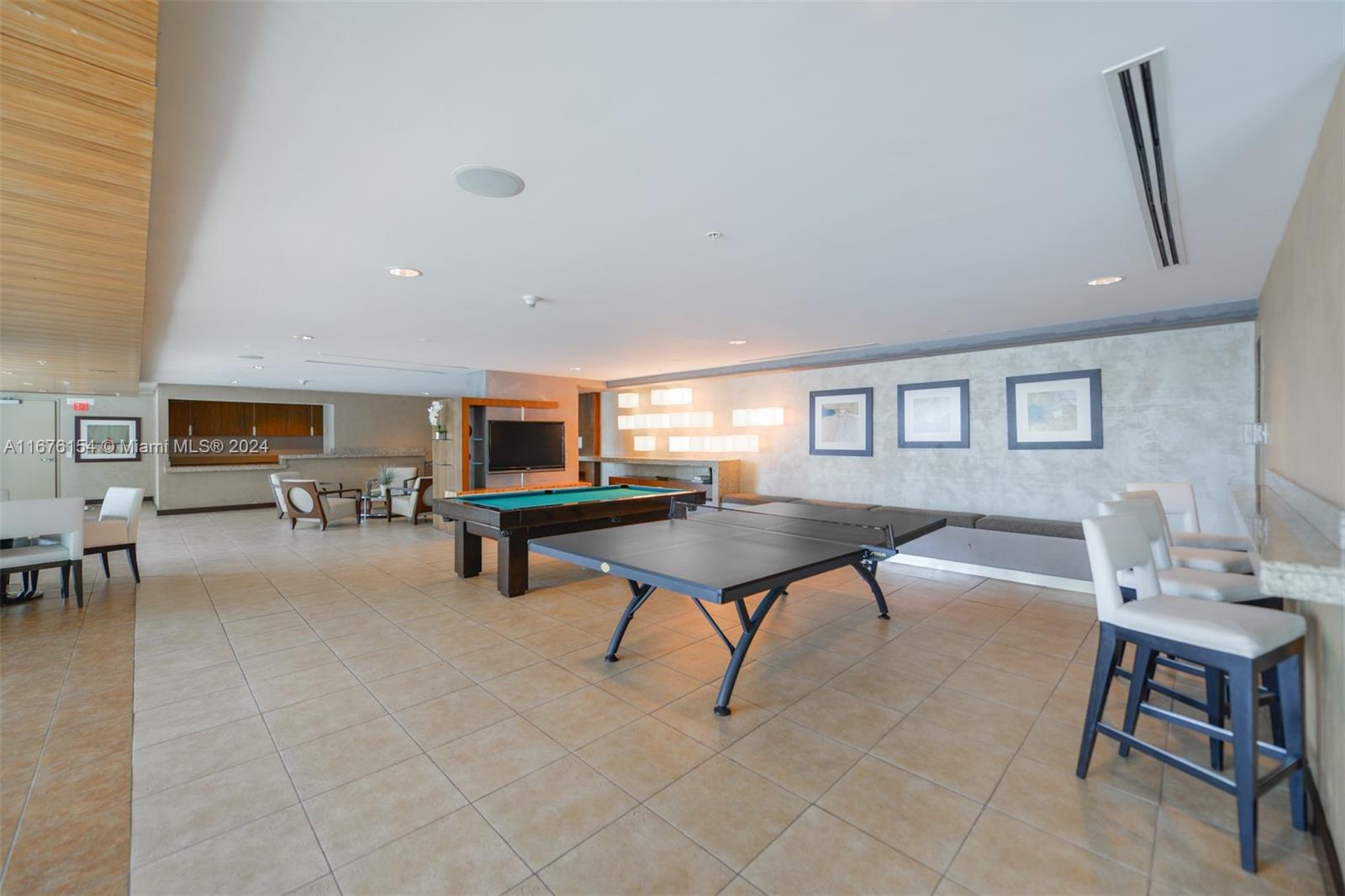 60 SW 13th St #1724, Miami FL 33130