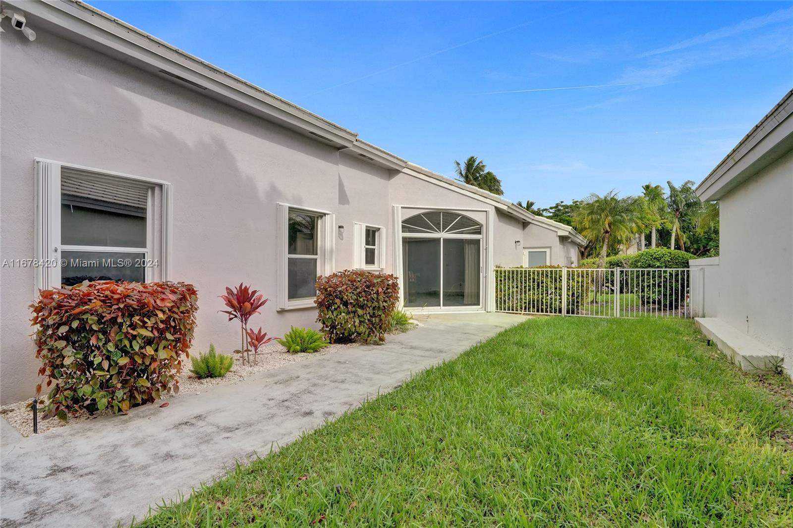 1240 W Wilshire Cir W, Pembroke Pines, Florida image 32