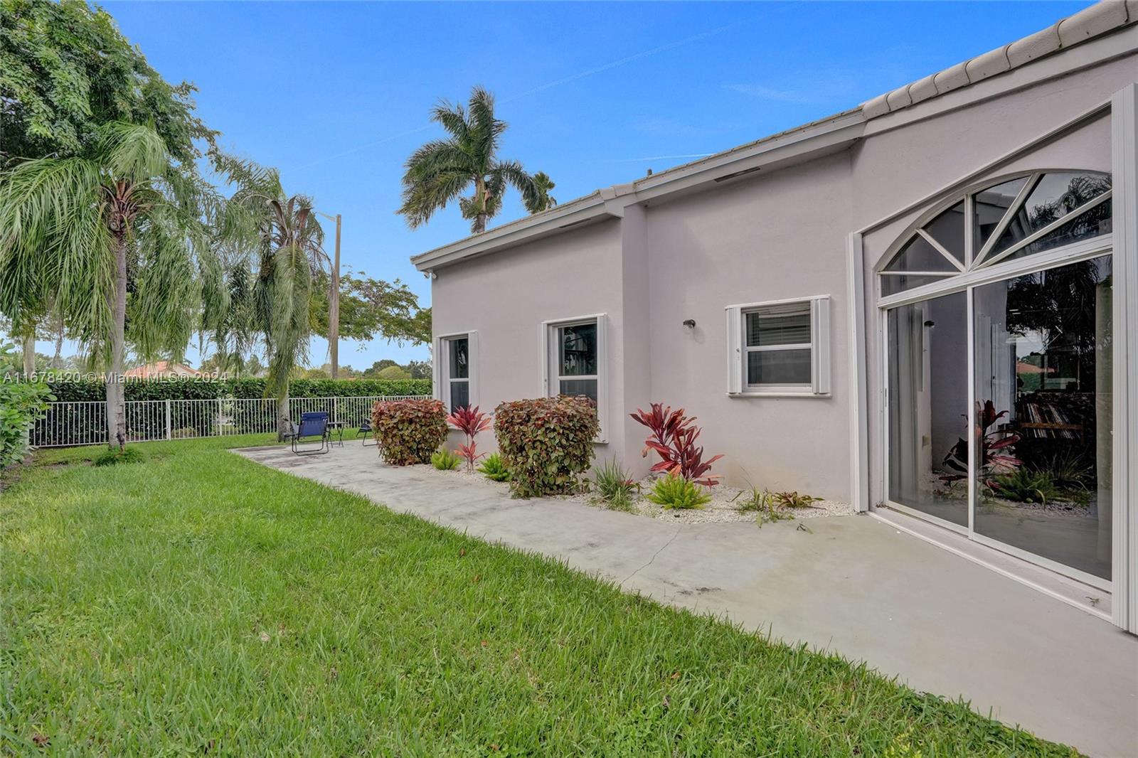 1240 W Wilshire Cir W, Pembroke Pines, Florida image 33