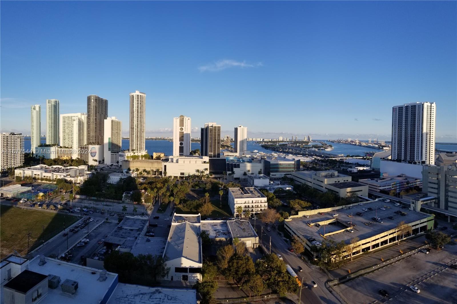 Stunning East-Facing Studio with Biscayne Bay Views! Experience modern living in this spacious, fully furnished studio, featuring some of the most sought-after views in the building with breathtaking views. Enjoy resort-style amenities, including three pools—one on the rooftop with unobstructed vistas—and a well-equipped gym complete with a racquetball court. The building also offers dedicated coworking spaces and relaxing lounges. Located just two blocks from the metrorail, with a charming café and restaurant downstairs, this apartment is perfect for those seeking convenience and style in a vibrant community. Don’t miss out on this exceptional opportunity!