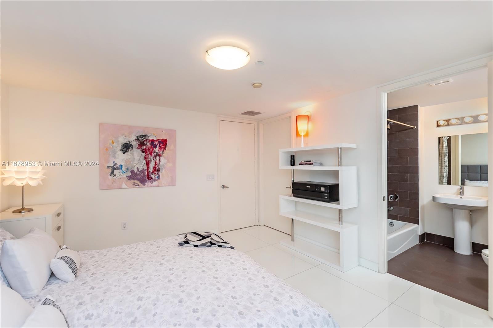 1040 Biscayne Blvd #4402, Miami FL 33132