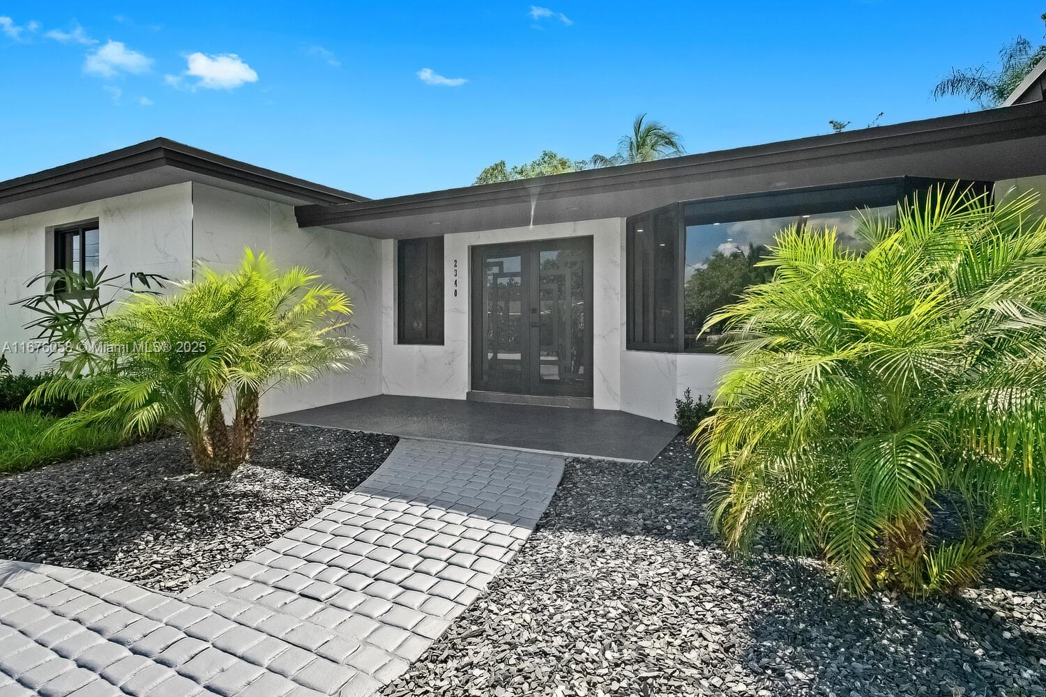 2340 194th St, Miami, Florida 33180