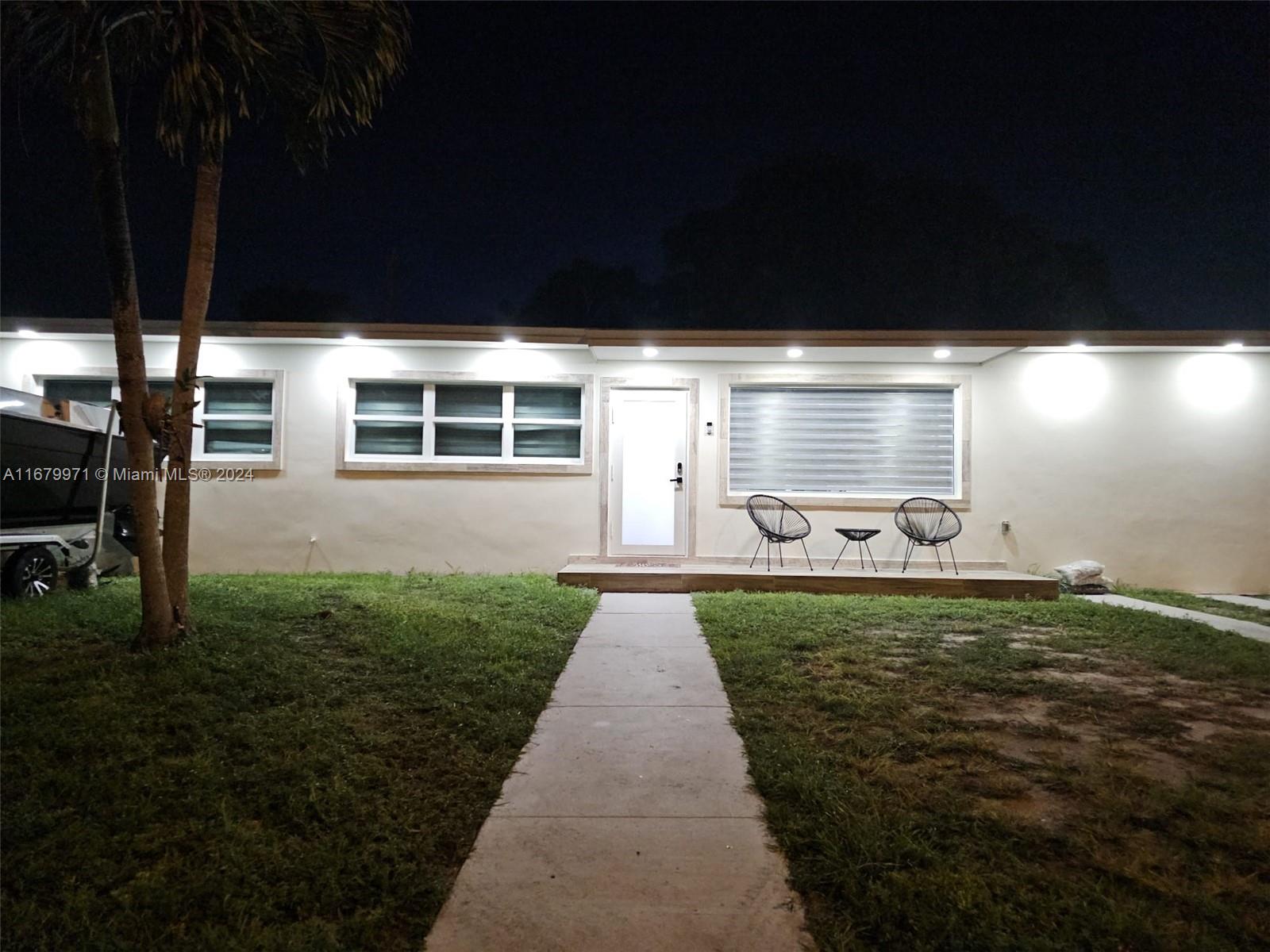 642 W 64th Dr, Hialeah, Florida image 3