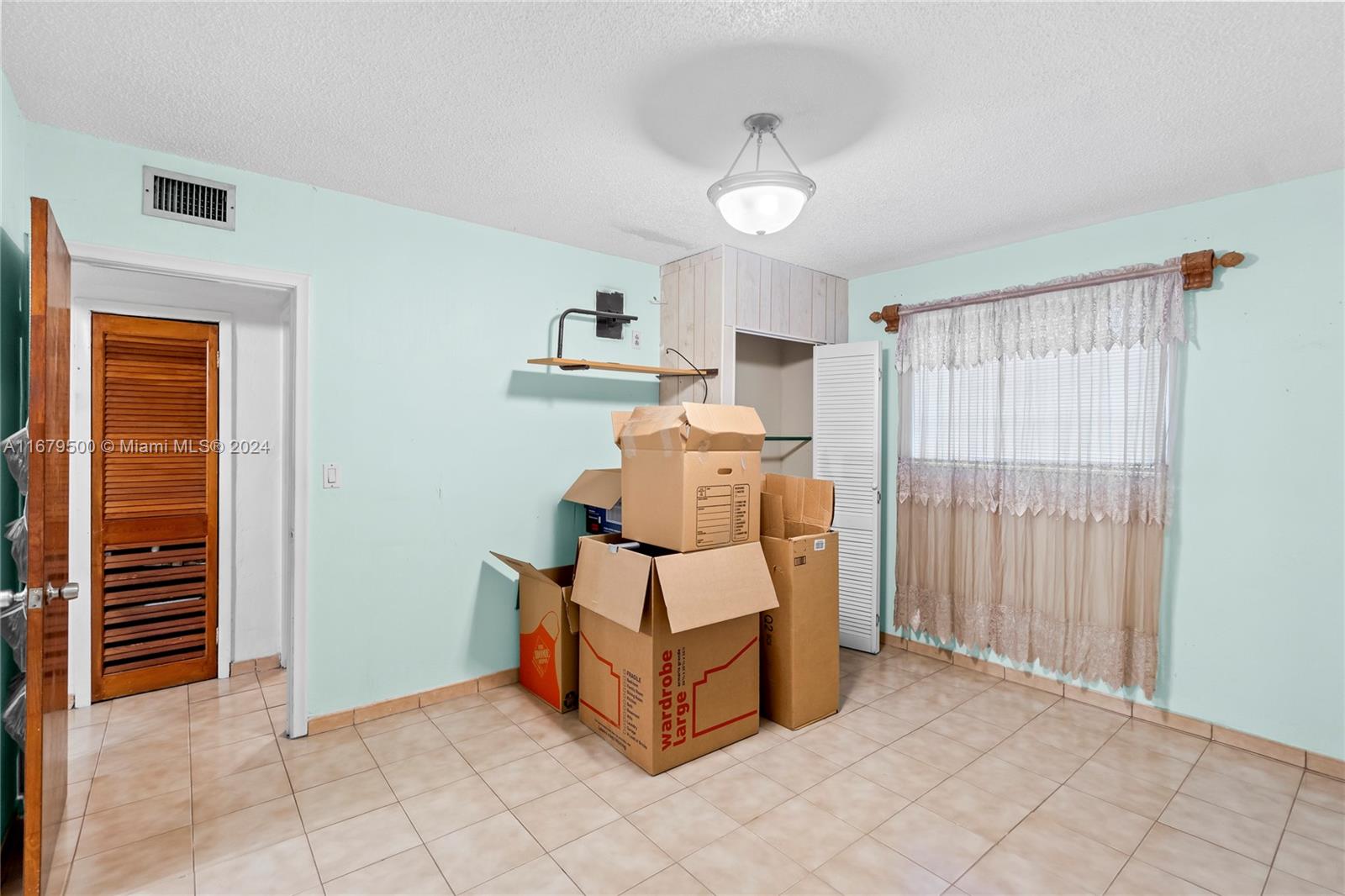 551 E 37th St, Hialeah, Florida image 32