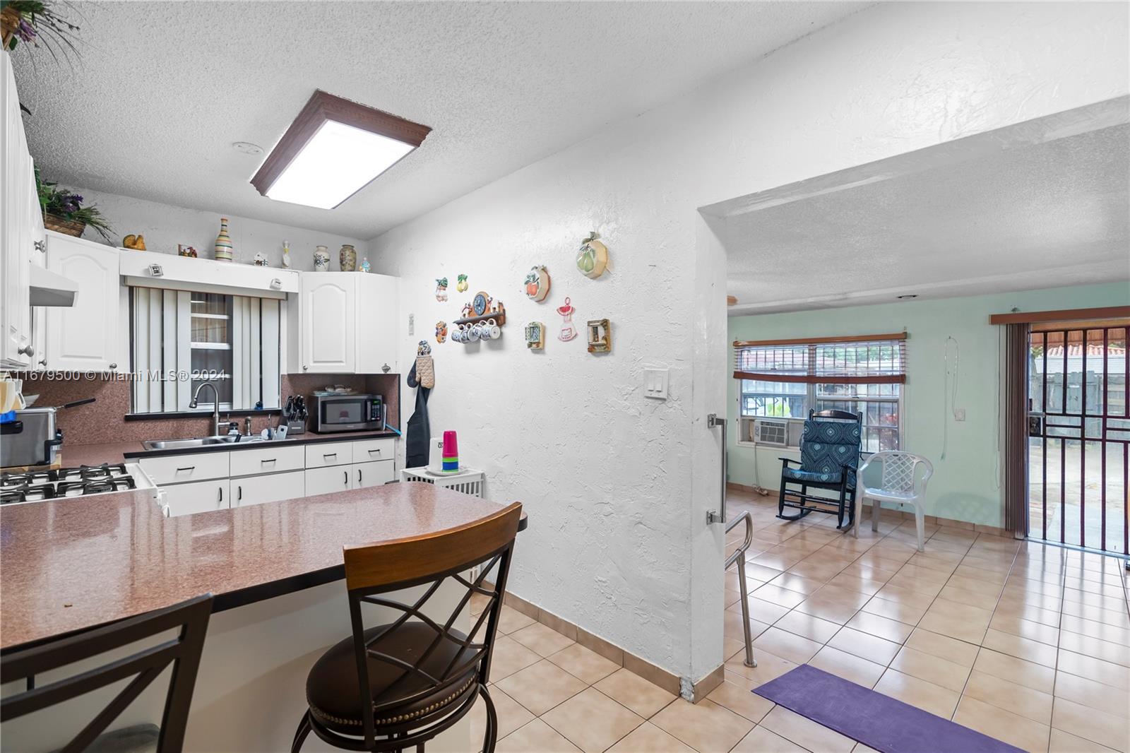 551 E 37th St, Hialeah, Florida image 33