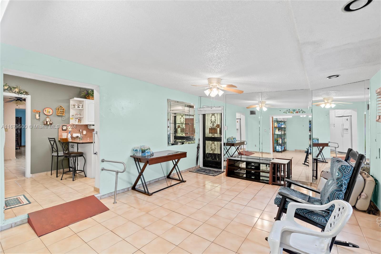 551 E 37th St, Hialeah, Florida image 41