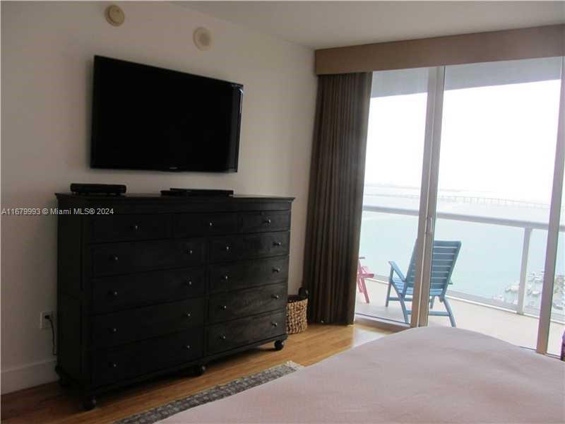 495 Brickell Ave #2401, Miami FL 33131