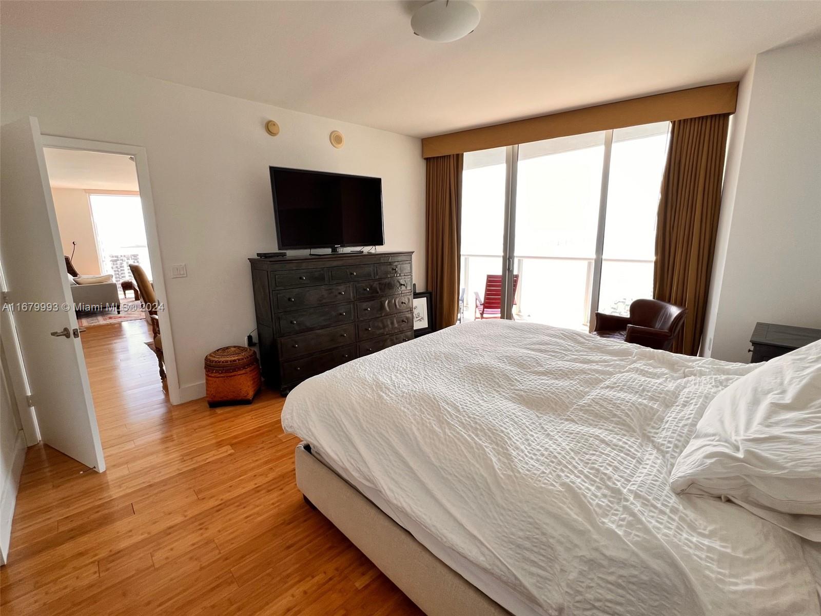 495 Brickell Ave #2401, Miami FL 33131