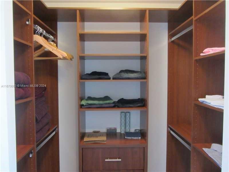 495 Brickell Ave #2401, Miami FL 33131