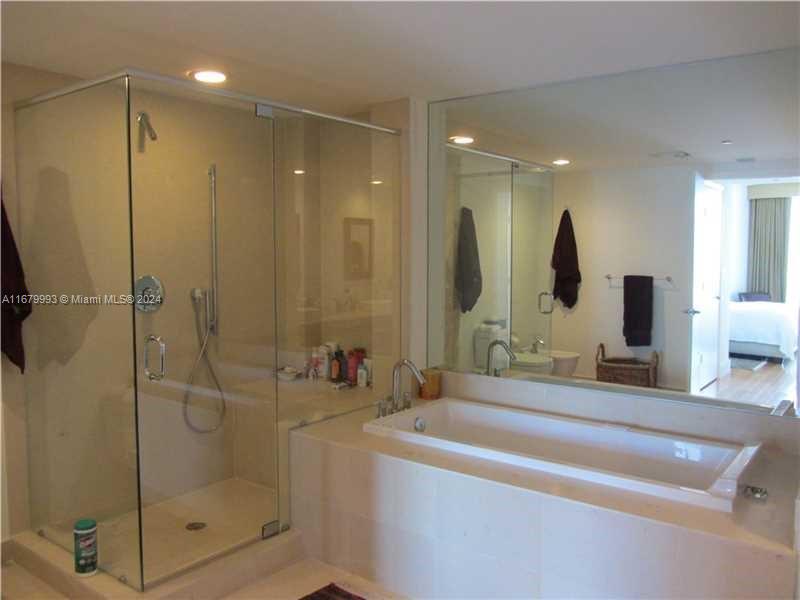 495 Brickell Ave #2401, Miami FL 33131