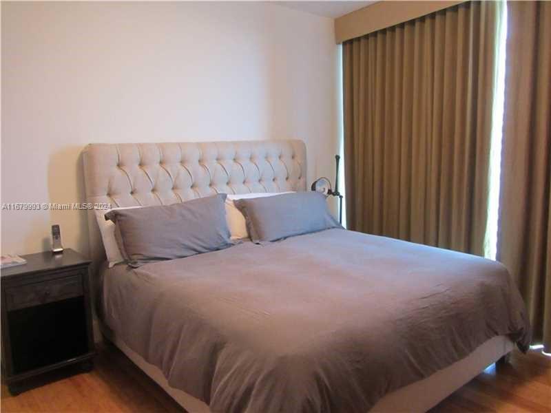 495 Brickell Ave #2401, Miami FL 33131
