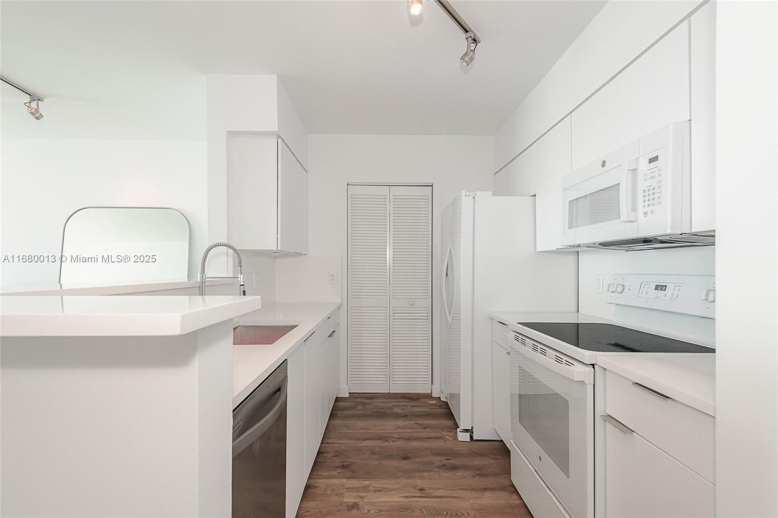 90 Alton Rd #2008, Miami Beach FL 33139