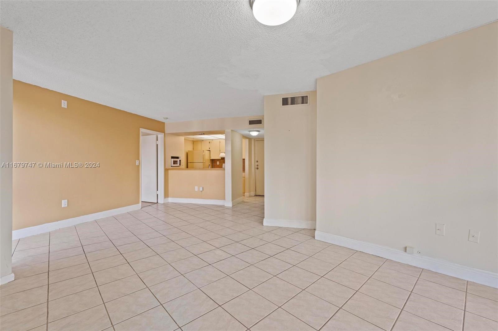 7035 NW 186th St #D302, Hialeah, Florida image 29