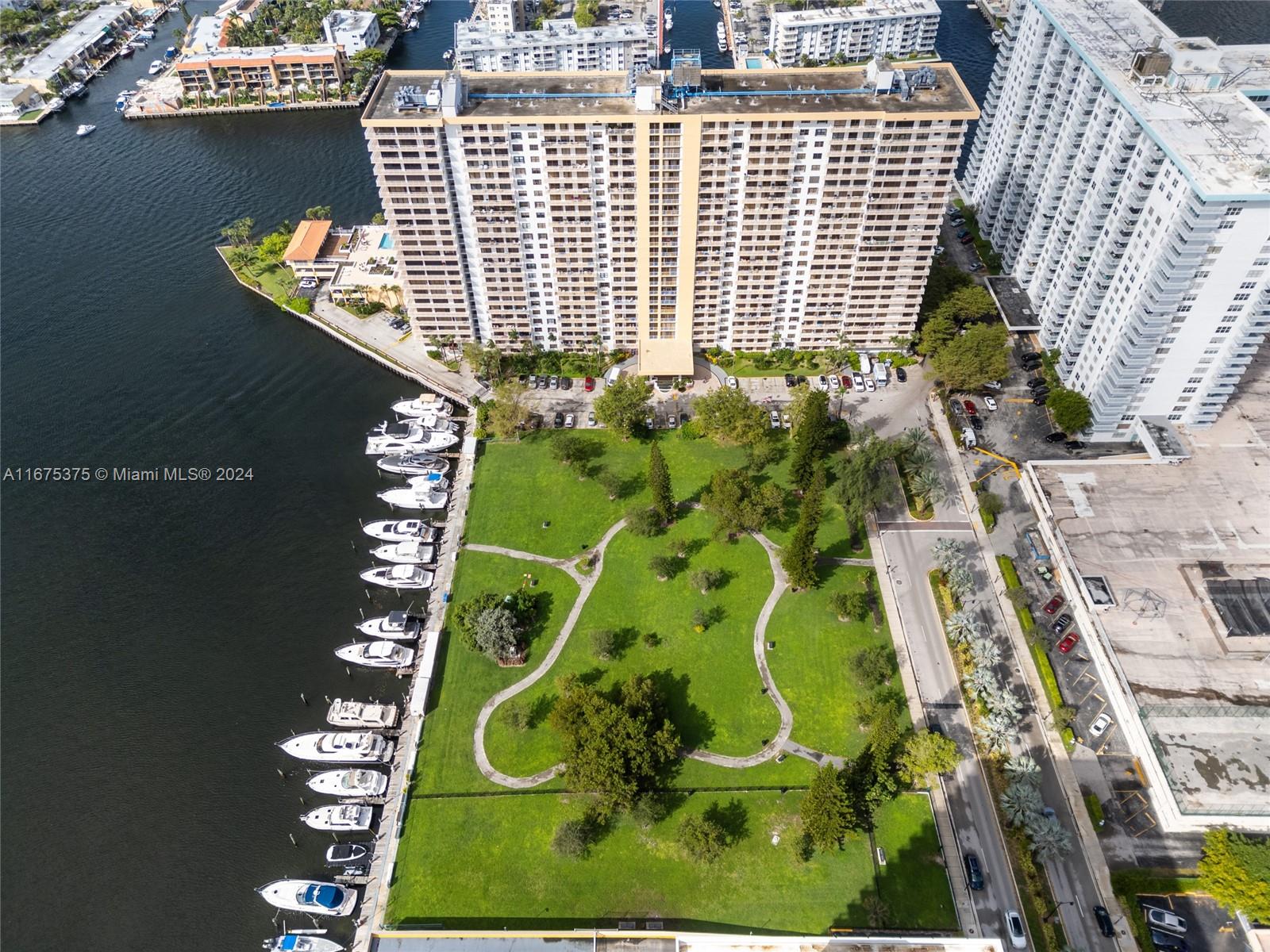 290 174th St #816, Sunny Isles Beach, Florida image 2