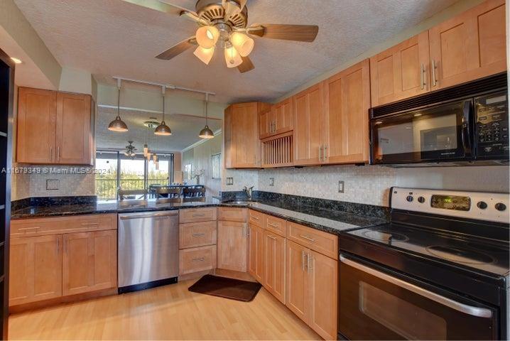 1631 Riverview Rd #604, Deerfield Beach, Florida image 6