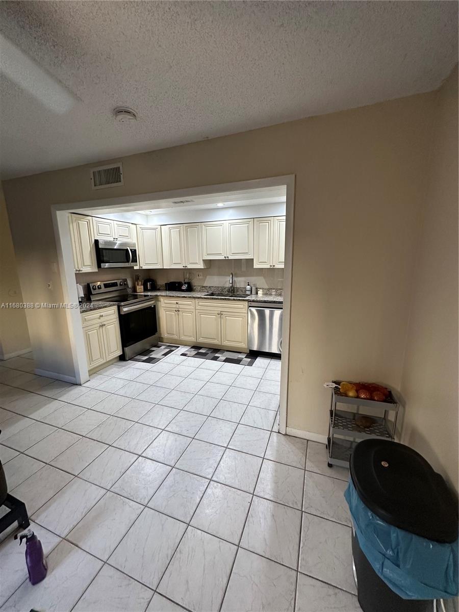 846 NW 81st Ter #6, Plantation, Florida image 15