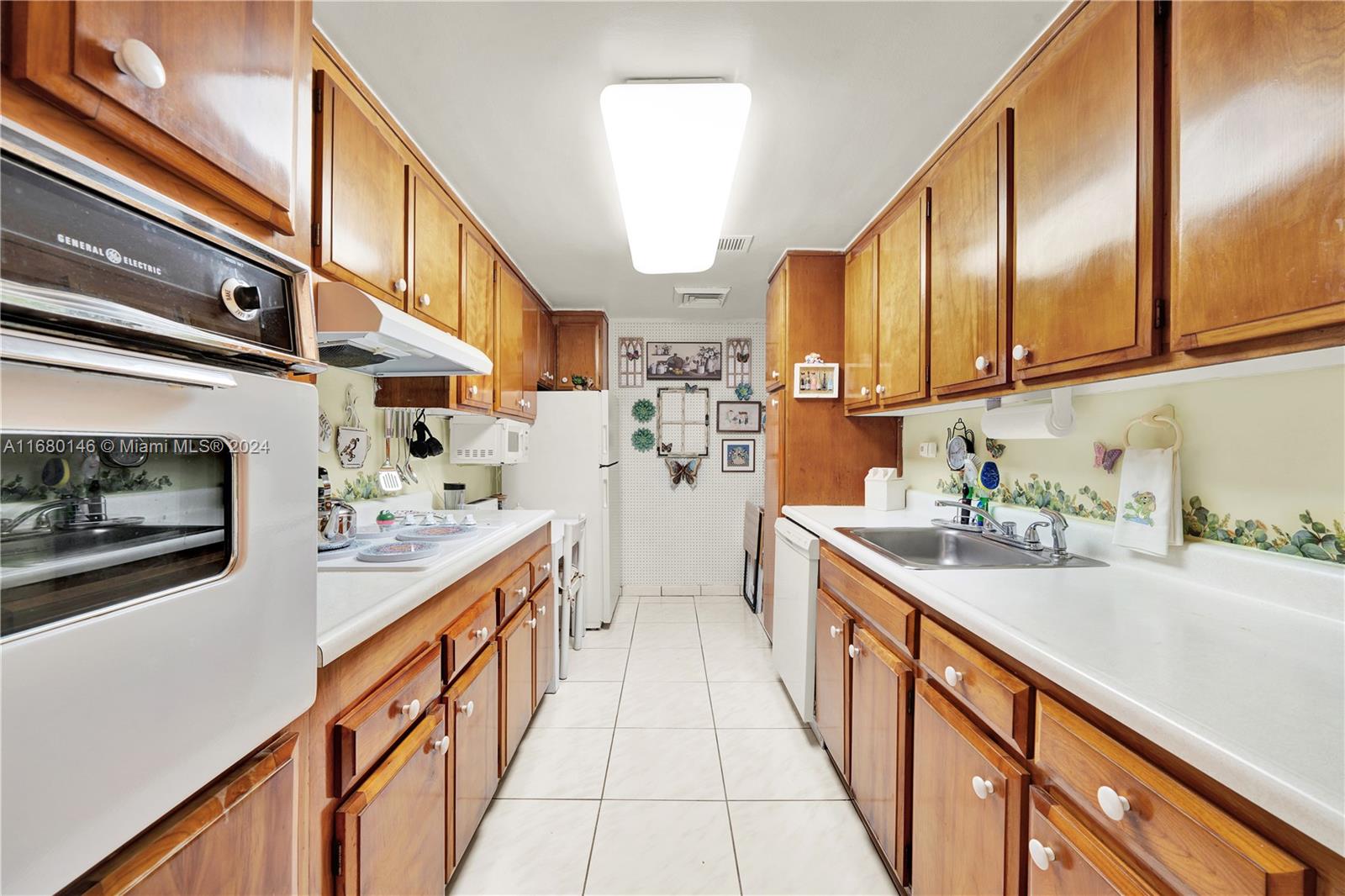 2451 Brickell Ave #17G, Miami, Florida image 25