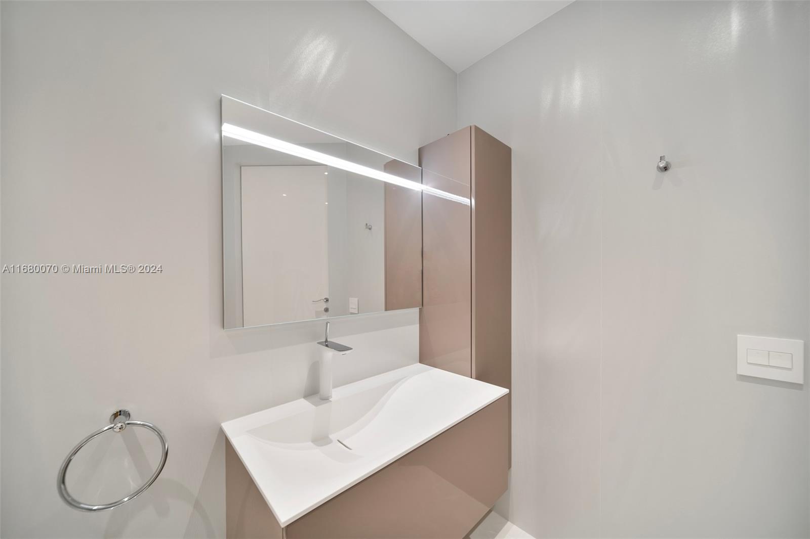 9703 Collins Ave #1900, Bal Harbour, Florida image 24