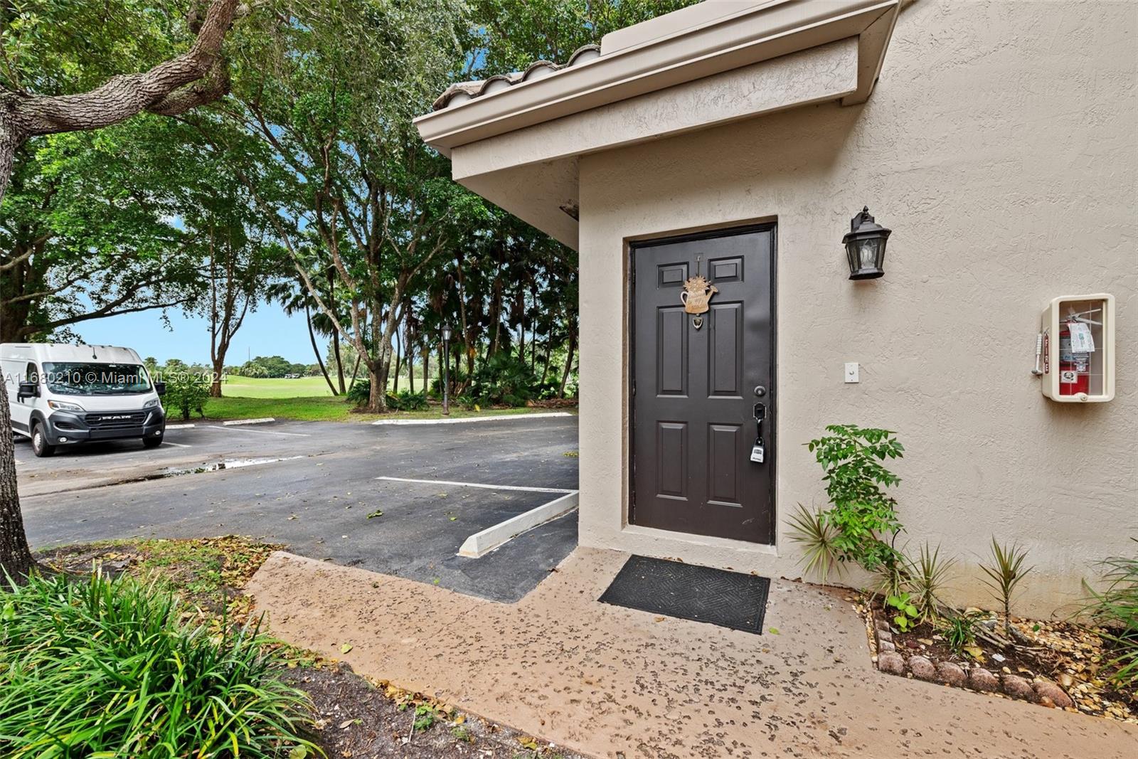 16364 Malibu Dr #40, Weston, Florida image 3