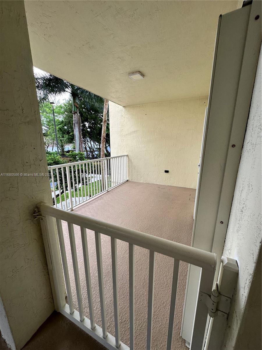 Residential, Doral, Florida image 19