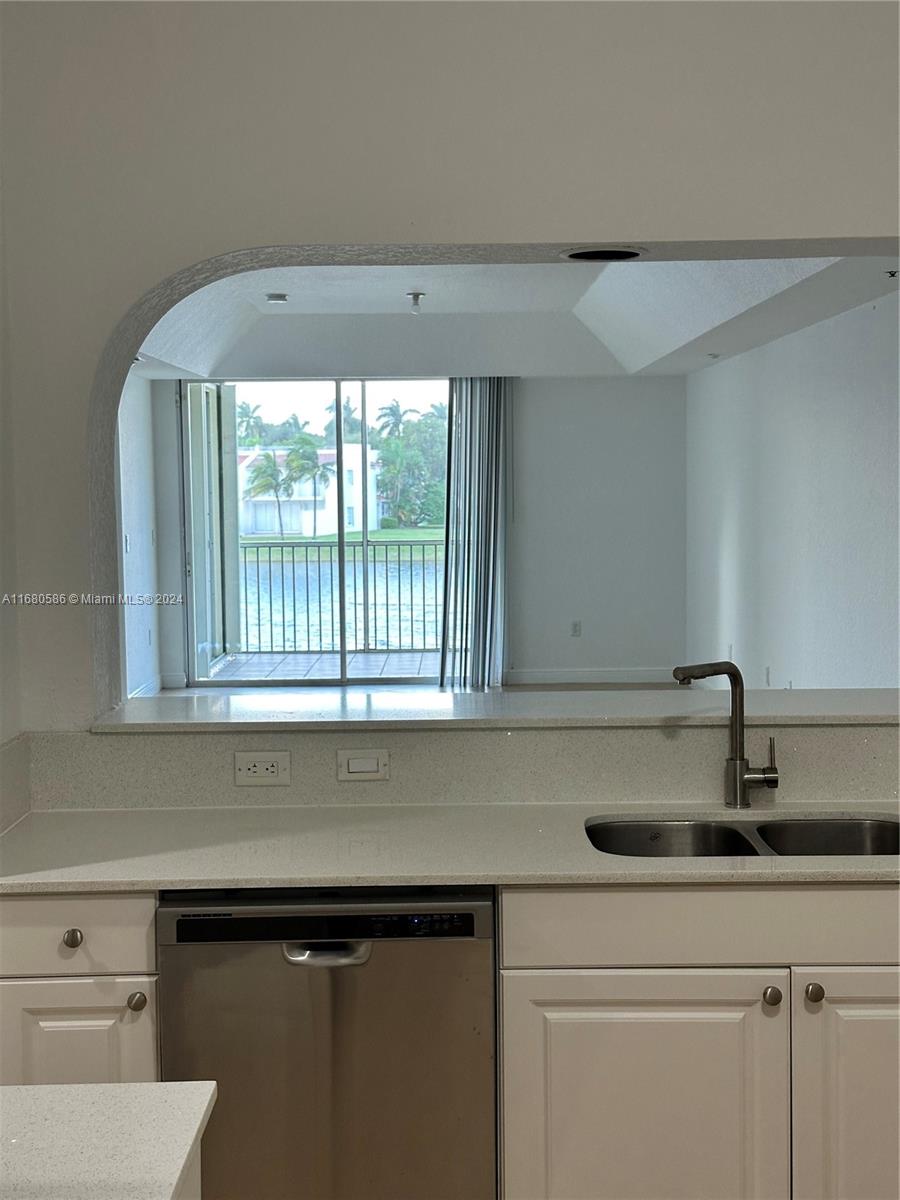 Residential, Doral, Florida image 37