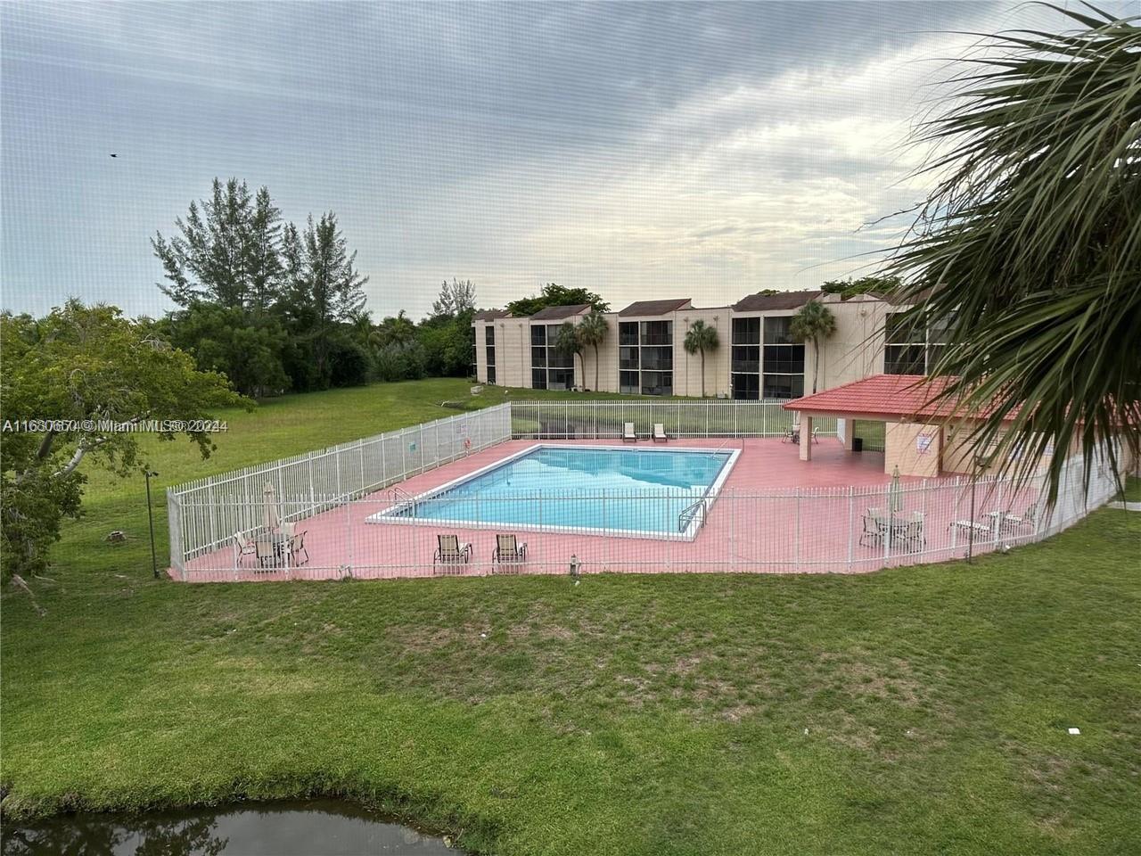 3396 Foxcroft Rd #305, Miramar, Florida image 11