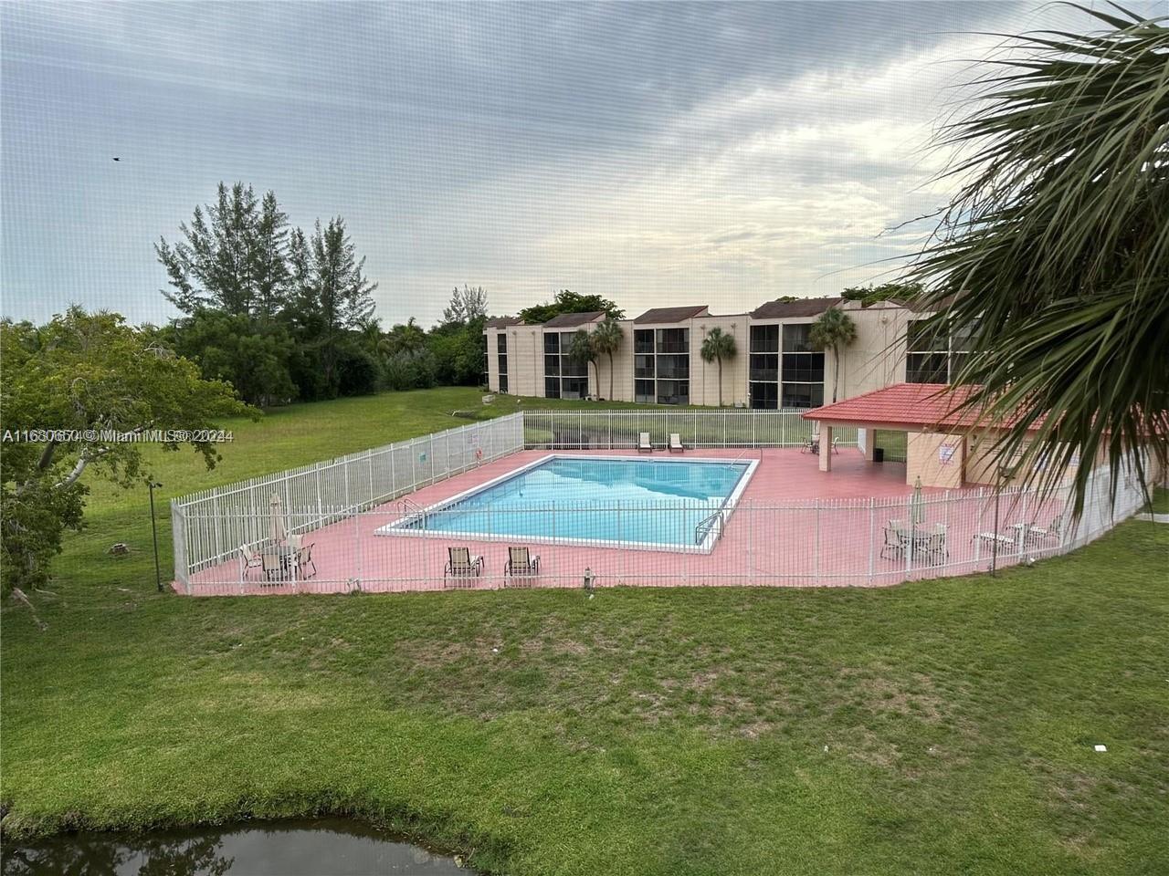 Listing Photo 10