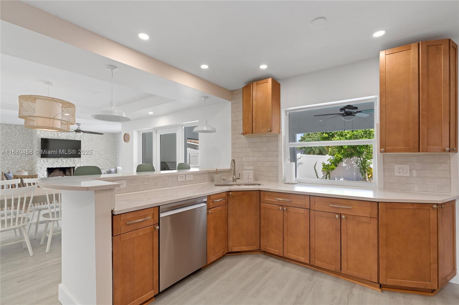 4031 NE 16th Ave, Oakland Park, Florida image 31