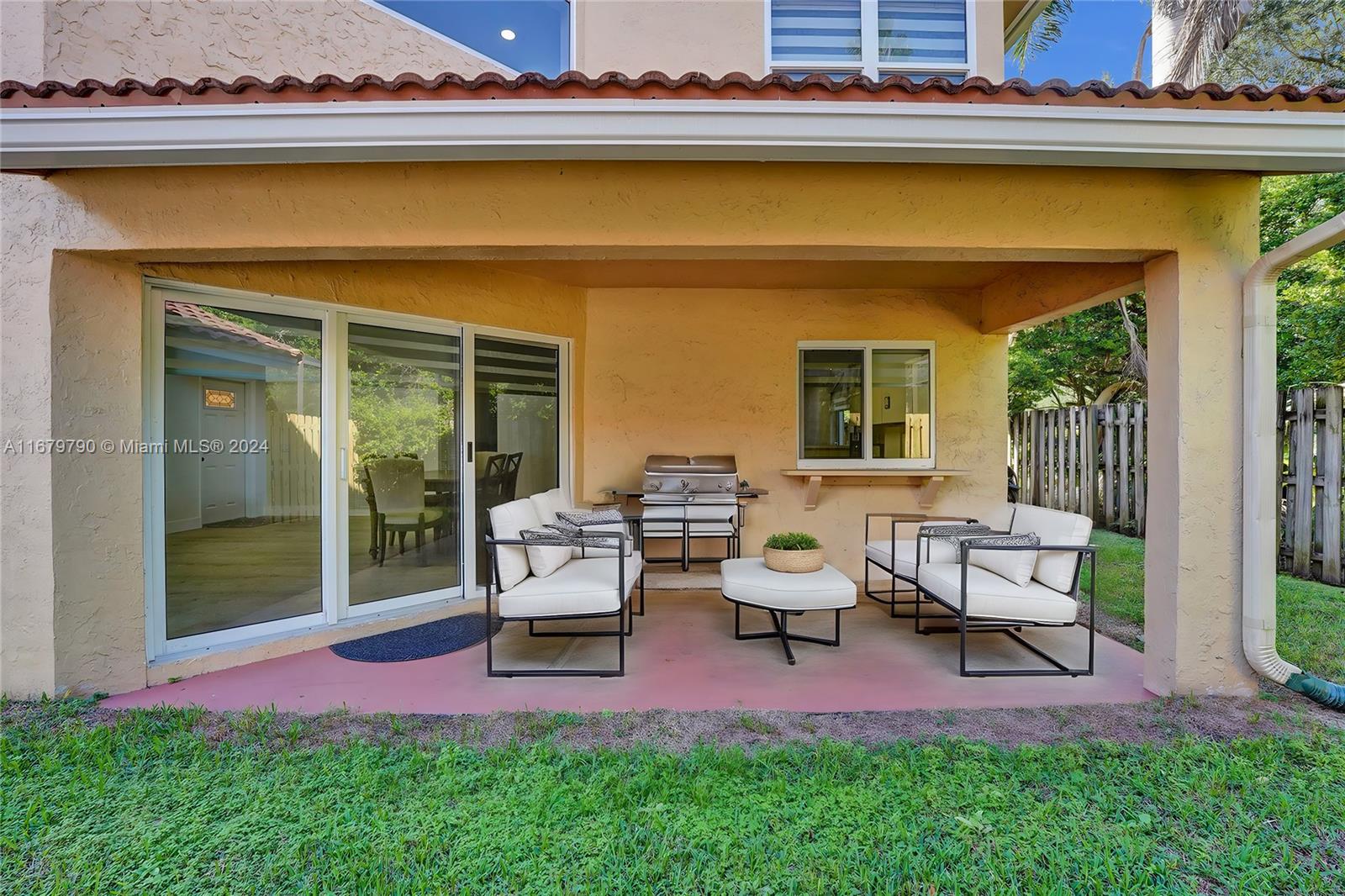 1273 Seagrape Cir, Weston, Florida image 25