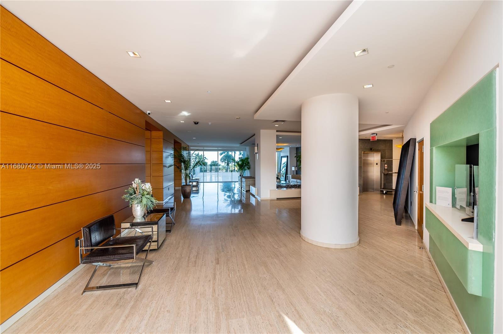 881 Ocean Dr #L2, Key Biscayne FL 33149
